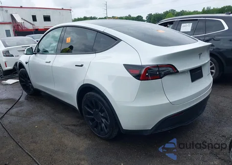 2021 Tesla Model Y Long Range Dual Motor All-Wheel Drive z USA, uszkodzony, nr VIN 5YJYGDEE7MF304864